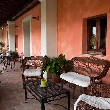 Il Borgo Del Fattore ベッド・アンド・ブレックファスト フォリーニョ