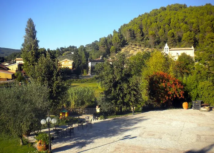 B&B Il Borgo Del Fattore 폴리뇨