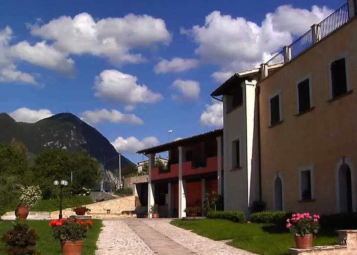 B&B Il Borgo Del Fattore 폴리뇨