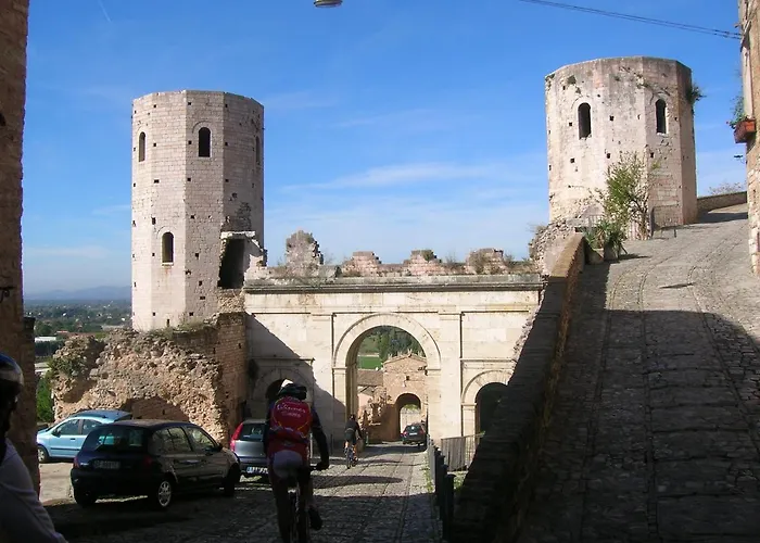 B&B Il Borgo Del Fattore 폴리뇨